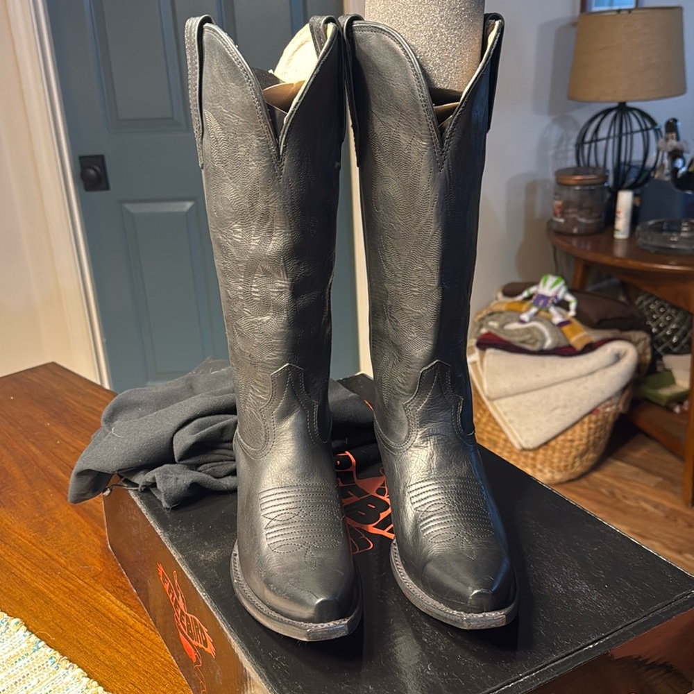 Beautiful Freebird western style boots. Never worn.